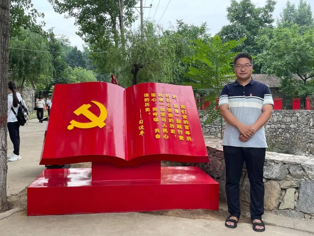 蓝心妍：因失恋“错选”而一举成名，走向巅峰！